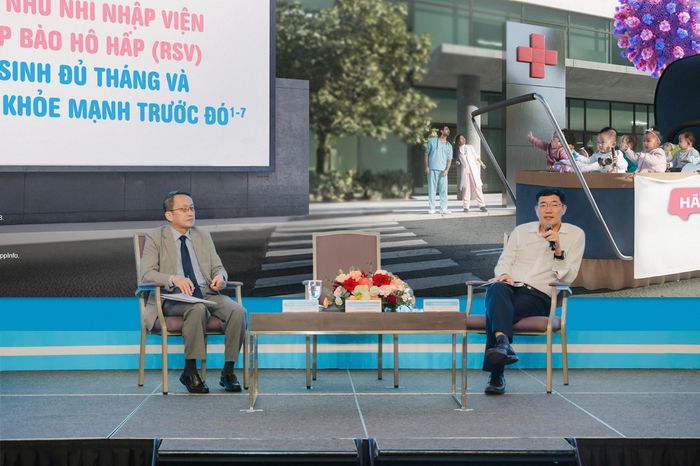  Các chuyên gia chia sẻ tại hội thảo 
