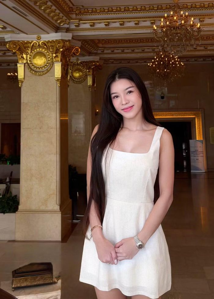 Lợi thế lớn của Yến Xuân đến từ nhiều năm duy trì thói quen tập luyện. Là một huấn luyện viên thể hình, cô hiểu rõ cách xây dựng lịch tập phù hợp để cơ thể săn chắc nhưng vẫn giữ được vẻ mềm mại, nữ tính. Ảnh: FB Bùi Thị Yến Xuân