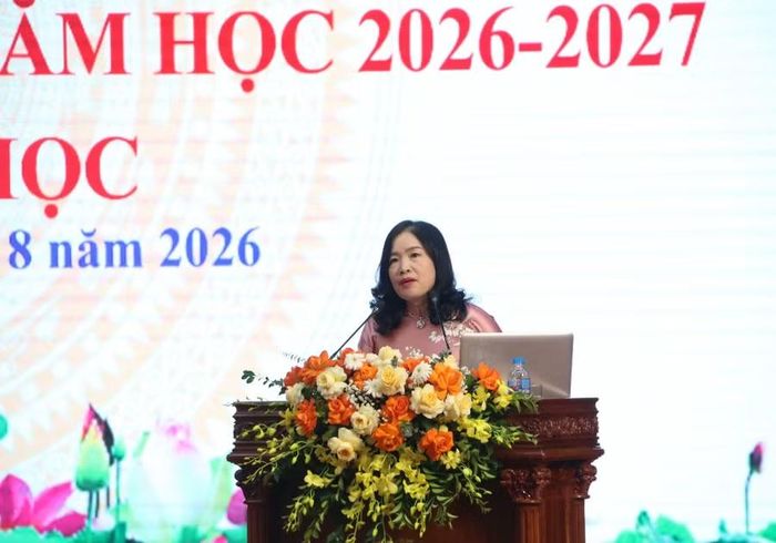 Đại biểu tham luận tại hội nghị.