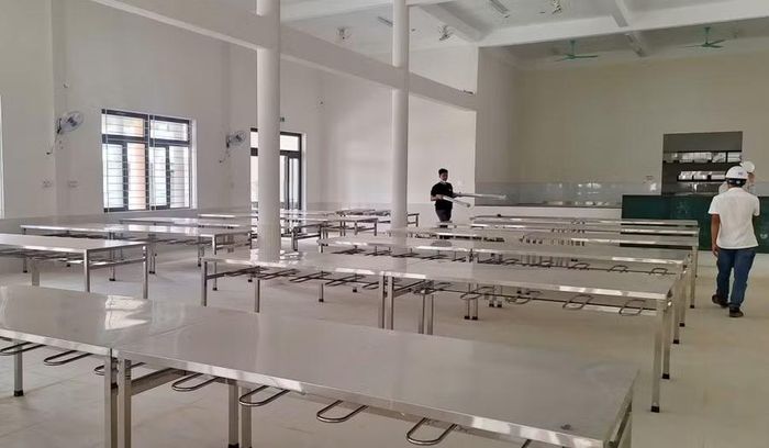 Hệ thống nhà ăn tập trung sạch đẹp.