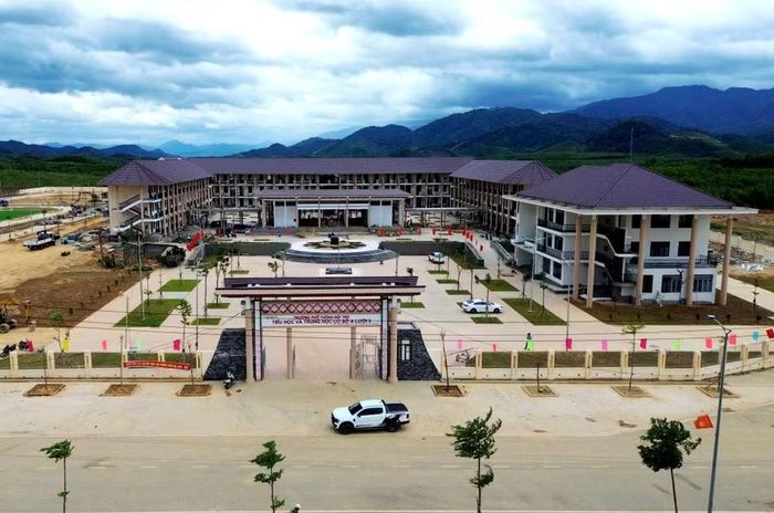 Trường Phổ thông nội trú liên cấp Tiểu học và THCS A Lưới 3 cơ bản hoàn thành chuẩn bị đón học sinh khai trường vào 5/9.