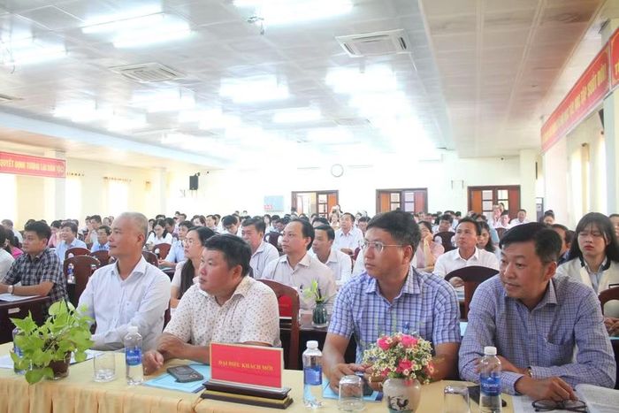 Đại biểu dự Hội nghị.