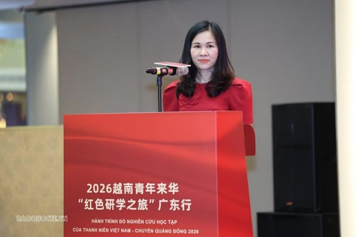 Bà Phạm Hồng Yến, đại diện Tổng Lãnh sự quán Việt Nam tại Quảng Châu, phát biểu tại sự kiện. (Ảnh: Yến Trang)