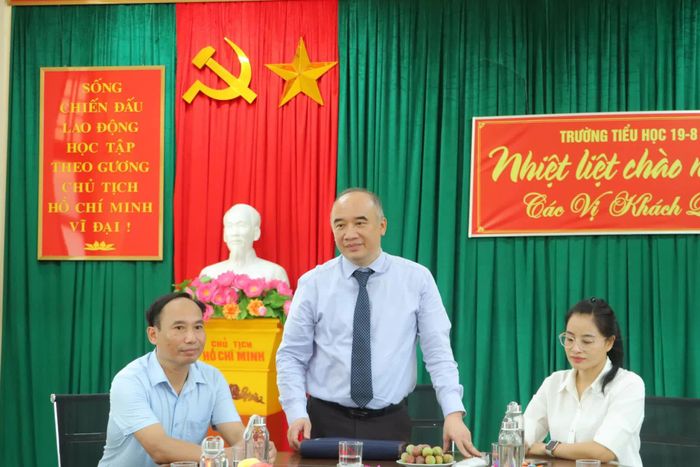 Phó Giám đốc Học viện Ngoại giao Nguyễn Mạnh Đông cho biết, hằng năm, Bộ Ngoại giao và Học viện Ngoại giao đều tổ chức các đoàn cán bộ, công chức, viên chức và sinh viên về nguồn tại Khu di tích. (Ảnh: Nguyễn Nhuận)