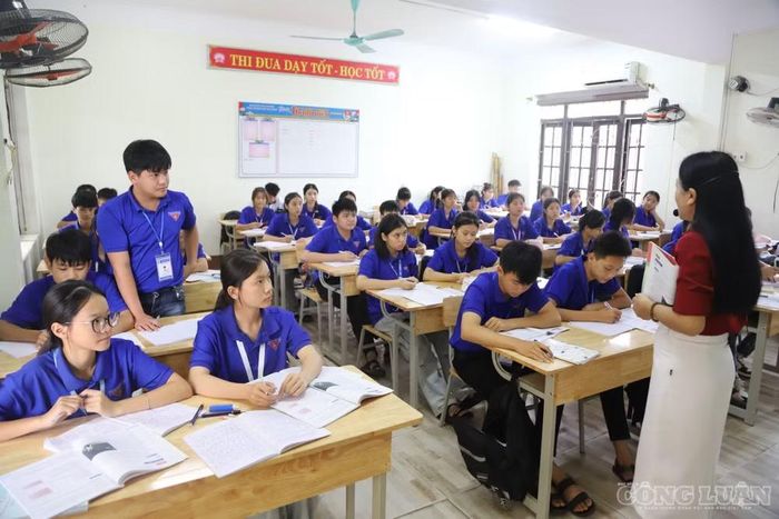 Tiết học Văn của học sinh Trường THPT Mỏ Trạng (tỉnh Bắc Ninh).