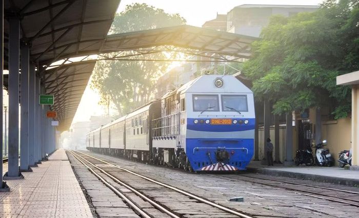 Ngành đường sắt tạm ngừng chạy tàu liên vận quốc tế đến ngày 30/8 do ảnh hưởng của bão số 4 để bảo đảm an toàn. Ảnh: VNR.