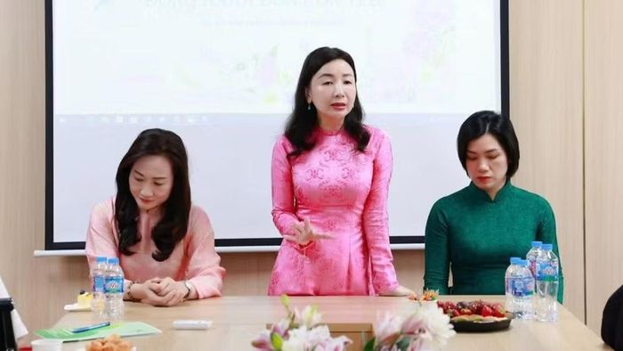 Những kiến thức y khoa chuyên sâu vốn khô khan đã được các bác sĩ khéo léo chuyển hóa thành những câu chuyện gần gũi, thiết thực - Ảnh: Bệnh viện Phụ sản Hà Nội.
