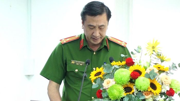 Thượng tá Trần Xuân Phương, Phó Trưởng phòng PC07 Công an TPHCM chia sẻ tại buổi họp báo. (Ảnh: Hồng Nhân)