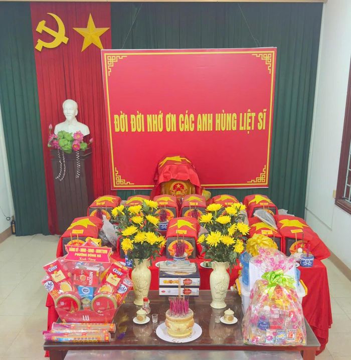 Các hài cốt liệt sĩ được đưa về quàn tại Đội 584, Phòng Chính trị, Bộ CHQS tỉnh Quảng Trị. (Ảnh: X.D)