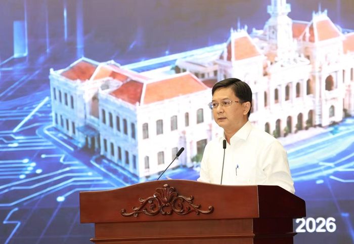 Phó Chủ tịch UBND TPHCM Nguyễn Mạnh Cường phát biểu tại hội nghị. Ảnh: Ngô Tùng