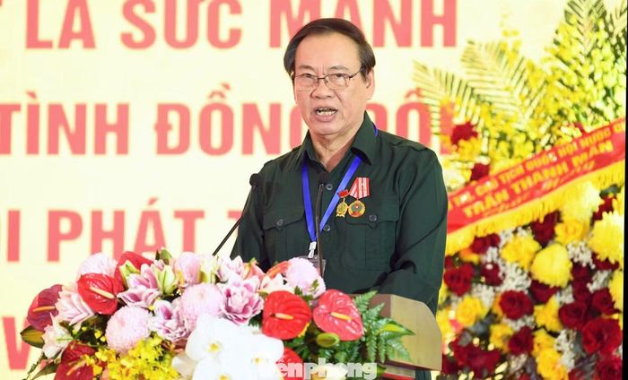 Ông Vũ Trọng Kim - Chủ tịch hội Cựu TNXP Việt Nam Khóa IV, thay mặt Đoàn Chủ tịch trình bày diễn văn khai mạc. Ảnh: Như Ý