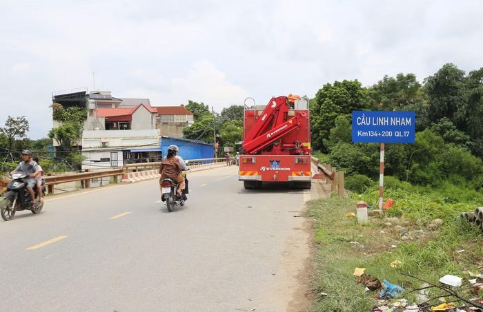 Cầu Linh Nham, gần nơi xảy ra vụ việc