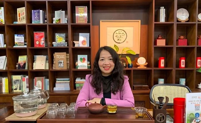 Chị Oanh Lê nhấn mạnh quản lý tài chính cá nhân là giúp mọi người xây dựng một mối quan hệ bình an giữa bản thân và tiền bạc.