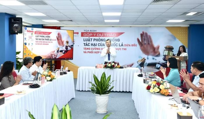 Tọa đàm góp ý cho Dự thảo Luật Phòng, chống tác hại của thuốc lá (sửa đổi) được tổ chức sáng 26/8.