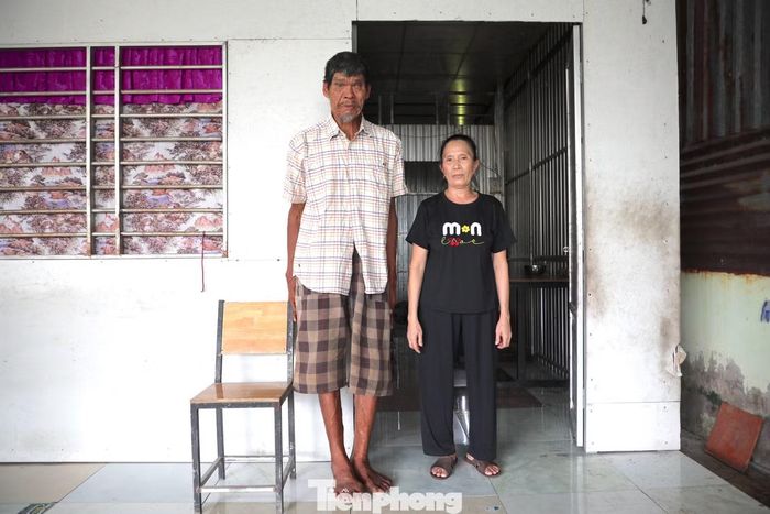 Ông Nguyễn Văn Y cao gần 2,2m.