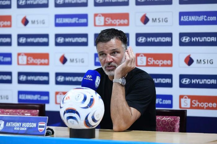 HLV Anthony Hudson cho rằng Thái Lan đã kiểm soát thế trận tốt và tạo được nhiều cơ hội ở cả 2 lượt trận trước Việt Nam (ảnh Như Ý)