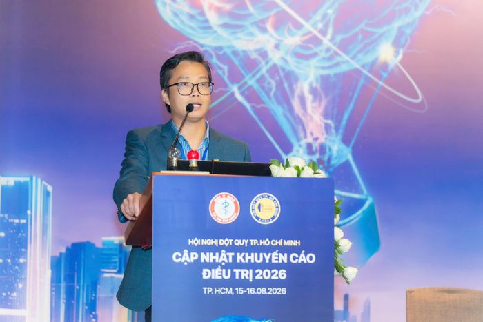 ThS.BS. Lê Thanh Khôi - Phó giám đốc y khoa, trực thuộc Hội đồng y khoa Hệ thống Nhà thuốc và Tiêm chủng Long Châu chia sẻ về mô hình dự phòng đột quỵ trong cộng đồng