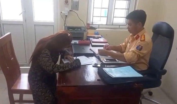 Một trường hợp bị lập biên bản xử phạt giao thông từ clip trên mạng