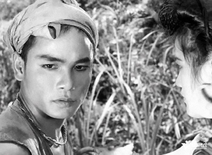 NSND Trần Phương vai A Phủ trong phim Vợ chồng A Phủ năm 1961.