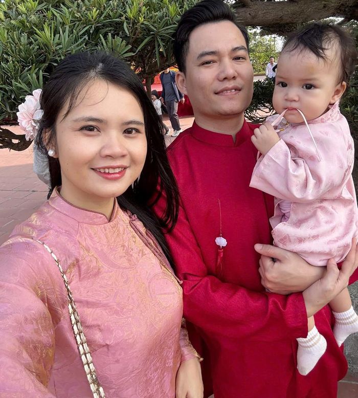 Huy hạnh phúc bên người bạn đời nhẹ nhàng, hiền hậu 