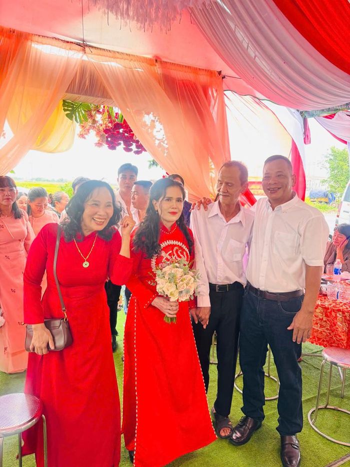 Gia đình ông Tư Ngộ làm 23 mâm cỗ, mời họ hàng đến chung vui 