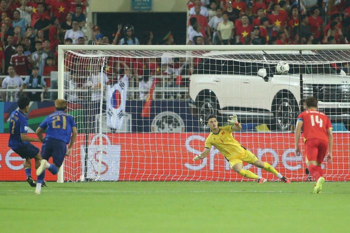 Khoảnh khắc Thái Lan hỏng phạt đền