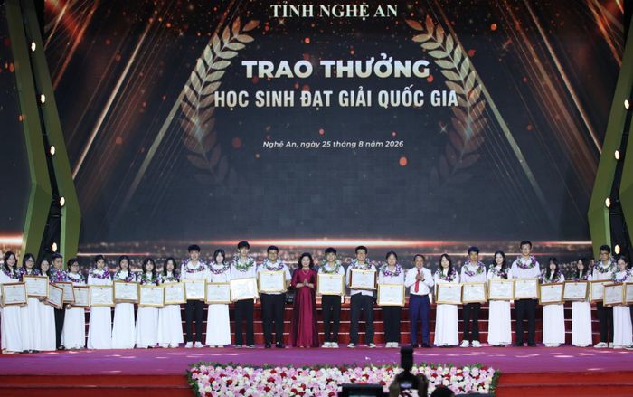 Tri ân học sinh đạt giải Khoa học kỹ thuật và ý tưởng khởi nghiệp