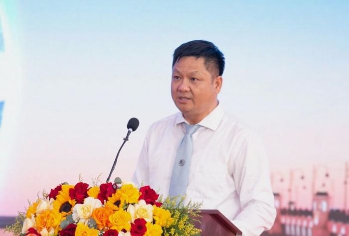Ông Nguyễn Văn Châu - Phó Tổng Giám đốc Công ty TNHH Đầu tư xây dựng DACINCO phát biểu tại lễ khởi công.