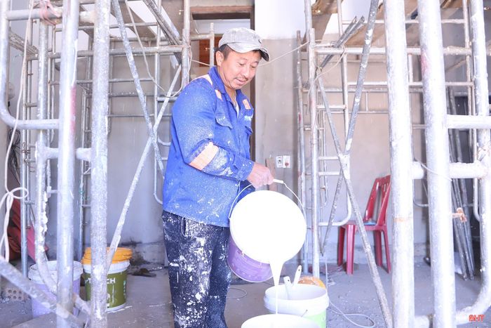 Homestay của anh Nguyễn Tiến Hải đang hoàn thiện những công đoạn cuối nhưng đã đón những đoàn khách đầu tiên.