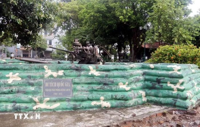 Di tích quốc gia Trận địa pháo phòng không Lam Hạ - nơi 10 nữ dân quân đã anh dũng chiến đấu và hy sinh. (Ảnh: Nguyễn Chinh/TTXVN)
