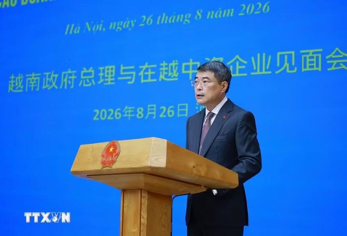 Thủ tướng Lê Minh Hưng phát biểu tại buổi gặp các doanh nghiệp Trung Quốc đang đầu tư tại Việt Nam. (Ảnh: Dương Giang/TTXVN)