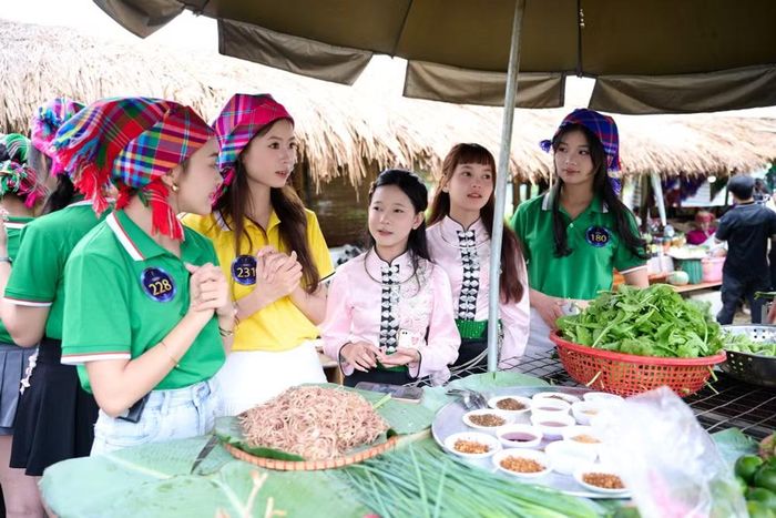 Các thí sinh tham gia nhiều hoạt động trải nghiệm và cùng kể lại câu chuyện về điểm đến trên không gian mạng. (Ảnh: BTC)