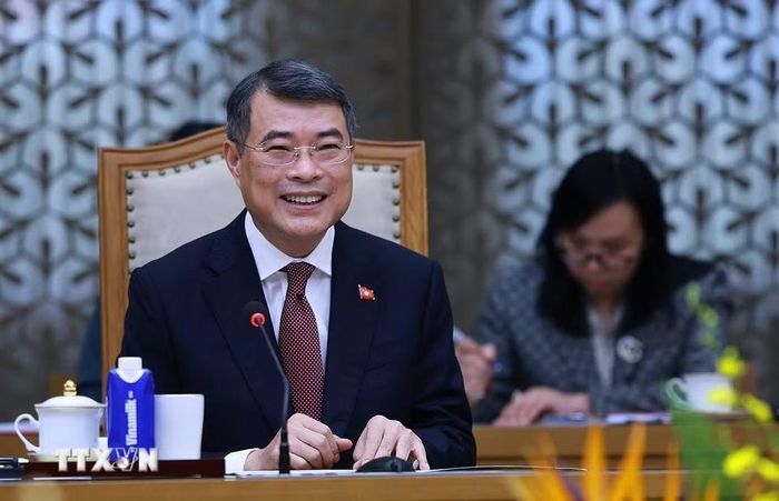 Thủ tướng Lê Minh Hưng tiếp Quốc vụ khanh phụ trách Ngoại giao Cộng hòa Ấn Độ Pabitra Margherita. (Ảnh: Dương Giang/TTXVN)