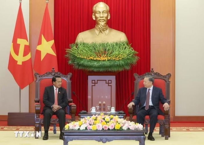 Tổng Bí thư, Chủ tịch nước Tô Lâm tiếp đồng chí Vanhxay Phongsavanh, Ủy viên Bộ Chính trị, Bí thư Trung ương Đảng, Chủ nhiệm Ban Kiểm tra Trung ương, Tổng Thanh tra Nhà nước, Trưởng Ban Phòng chống tham nhũng Trung ương Lào. (Ảnh: Thống Nhất/TTXVN)