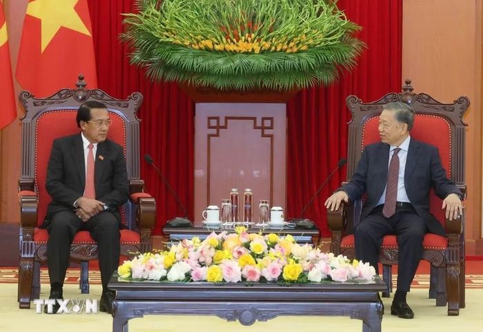 Tổng Bí thư, Chủ tịch nước Tô Lâm tiếp đồng chí Vanhxay Phongsavanh, Ủy viên Bộ Chính trị, Bí thư Trung ương Đảng, Chủ nhiệm Ban Kiểm tra Trung ương, Tổng Thanh tra Nhà nước, Trưởng Ban Phòng chống tham nhũng Trung ương Lào. (Ảnh: Thống Nhất/TTXVN)
