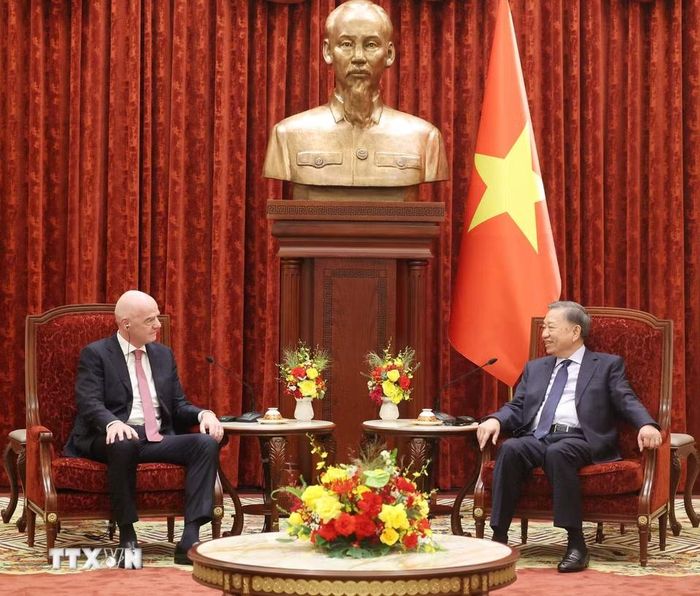 Tổng Bí thư, Chủ tịch nước Tô Lâm tiếp Chủ tịch FIFA Gianni Infantino. (Ảnh: Thống Nhất/TTXVN)