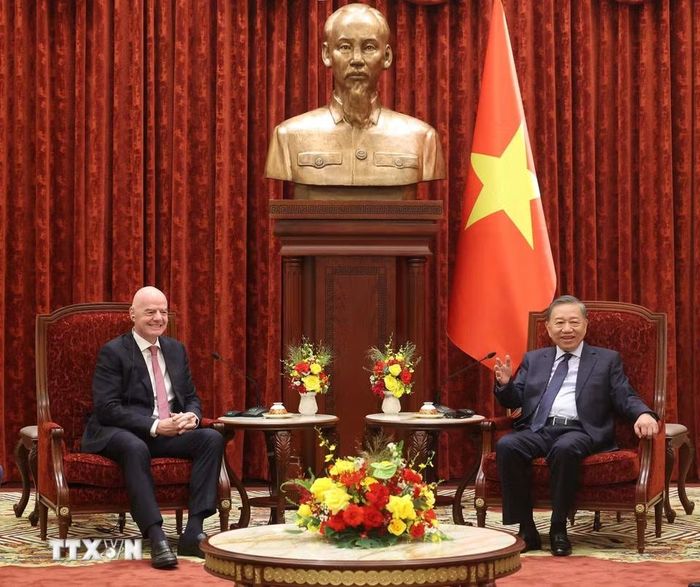 Tổng Bí thư, Chủ tịch nước Tô Lâm tiếp Chủ tịch FIFA Gianni Infantino. (Ảnh: Thống Nhất/TTXVN)