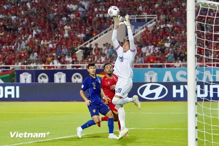 Những pha treo bóng của đội chủ nhà chưa đạt được độ chính xác. (Ảnh: Việt Anh/Vietnam+)