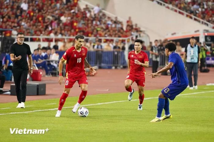 Tuyển Việt Nam nỗ lực tấn công trong những phút tiếp theo. (Ảnh: Việt Anh/Vietnam+)