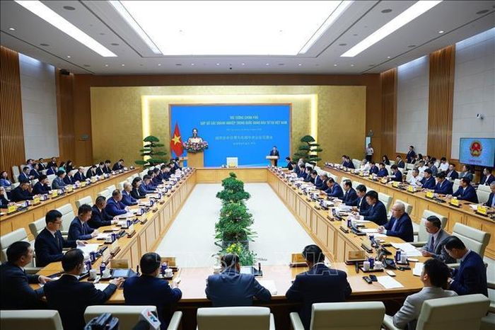 Thủ tướng Lê Minh Hưng gặp các doanh nghiệp Trung Quốc đang đầu tư tại Việt Nam. Ảnh: Dương Giang/TTXVN