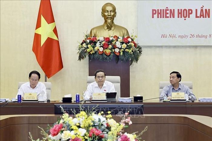 Chủ tịch Quốc hội Trần Thanh Mẫn, Trưởng Ban Chỉ đạo chủ trì Phiên họp lần thứ hai Ban Chỉ đạo Tổng rà soát hệ thống văn bản quy phạm pháp luật. Ảnh: Doãn Tấn/TTXVN