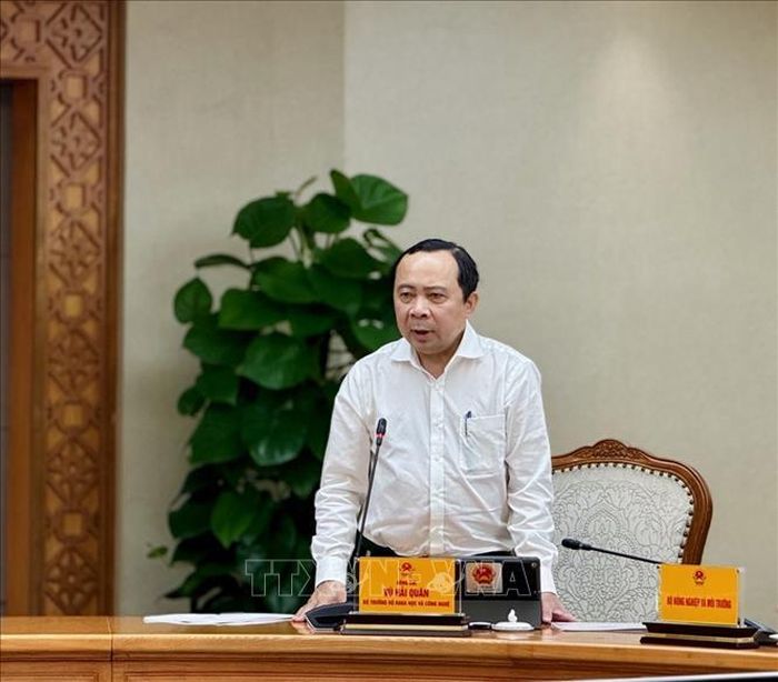 Bộ trưởng Bộ Khoa học và Công nghệ Vũ Hải Quân phát biểu tại cuộc họp.