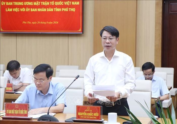 Ông Nguyễn Khắc Hiếu, Phó Chủ tịch UBND tỉnh Phú Thọ, phát biểu tại buổi làm việc. Ảnh: Thu Hương/TTXVN