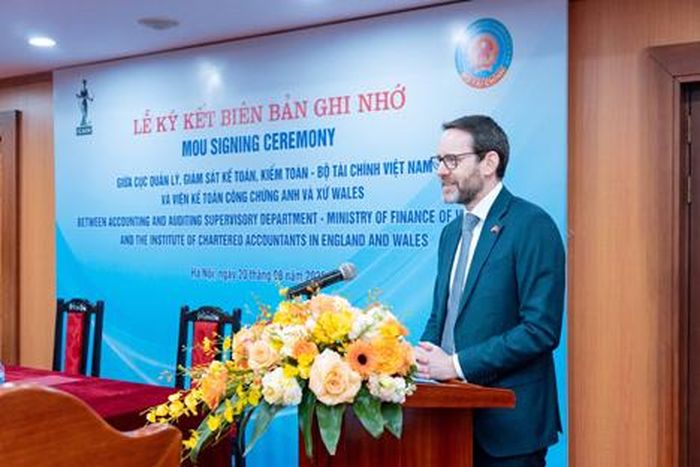 Tại sự kiện, Đại sứ Vương quốc Anh tại Việt Nam Iain Frew đánh giá cao kết quả hợp tác của ICAEW và Bộ Tài chính.