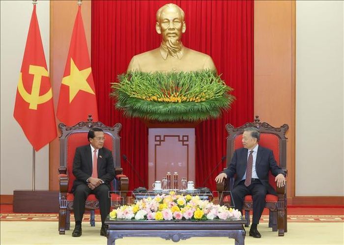 Tổng Bí thư, Chủ tịch nước Tô Lâm tiếp đồng chí Vanhxay Phongsavanh, Ủy viên Bộ Chính trị, Bí thư Trung ương Đảng, Chủ nhiệm Ban Kiểm tra Trung ương, Tổng Thanh tra Nhà nước, Trưởng ban Phòng chống tham nhũng Trung ương Lào. Ảnh: Thống Nhất/TTXVN.