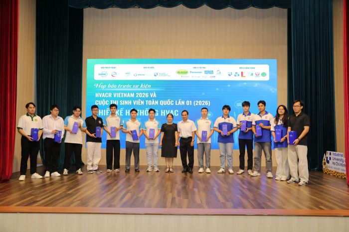 Đại diện các đội sinh viên tham gia cuộc thi Thiết kế hệ thống HVAC toàn quốc 2026.