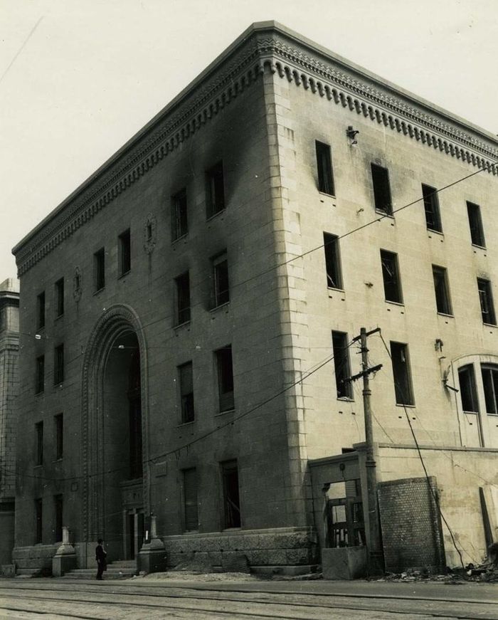 Chi nhánh tại Hiroshima của Ngân hàng Sumitomo nằm cách tâm vụ nổ bom nguyên tử chỉ 260 mét. Ảnh: Wikimedia Commons