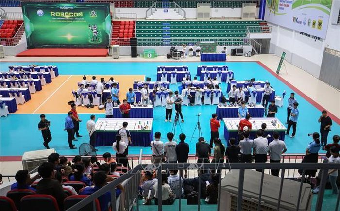 Không khí sôi nổi tại Vòng chung kết Cuộc thi Robocon tỉnh Tây Ninh lần thứ I - năm 2026 diễn ra tại Nhà thi đấu Thể thao tỉnh Tây Ninh.