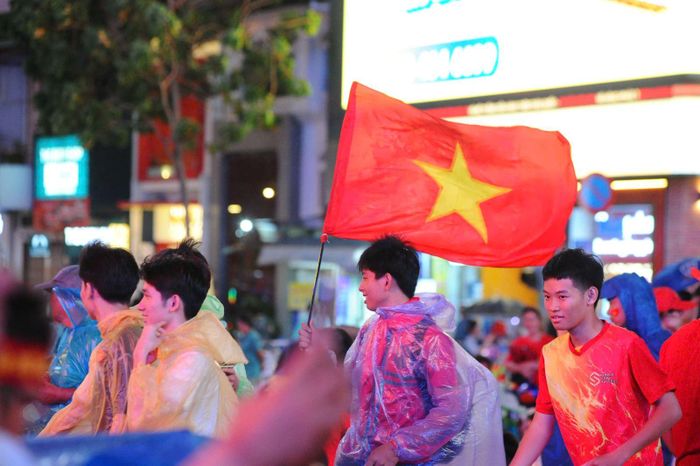 Người hâm mộ TP Hồ Chí Minh tin tưởng đội tuyển Việt Nam sẽ bảo vệ thành công lợi thế ở trận lượt đi.