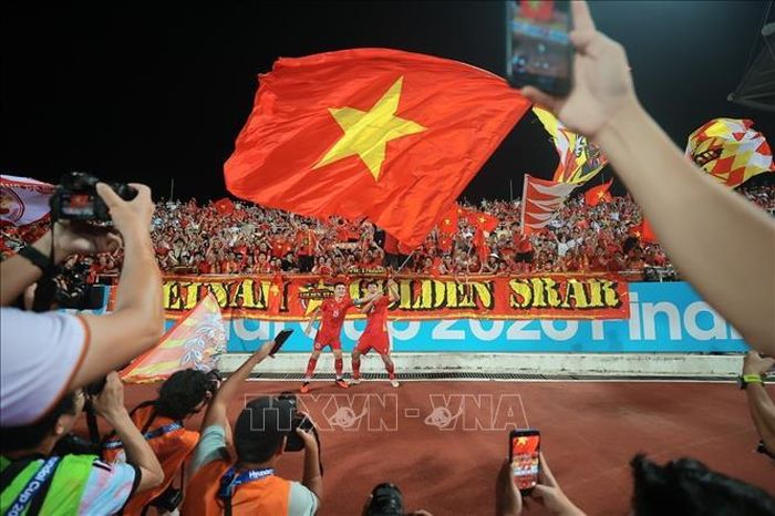 Việt Nam bảo vệ thành công ngôi vô địch ASEAN Cup trên sân nhà Mỹ Đình (Hà Nội). Ảnh: Minh Quyết/TTXVN
